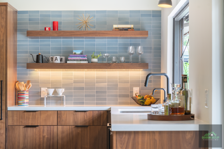 Best Under Cabinet Lighting. Image of lighting under kitchen shelves.